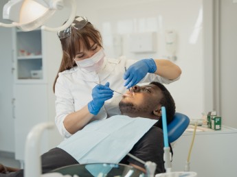 Zelfstandige tandarts voor multiculturele tandartspraktijk