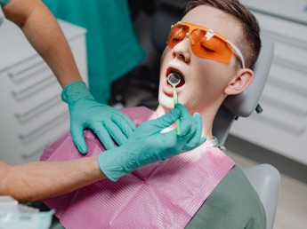 Parttime tandarts met RIZIV gezocht, omgeving Brussel